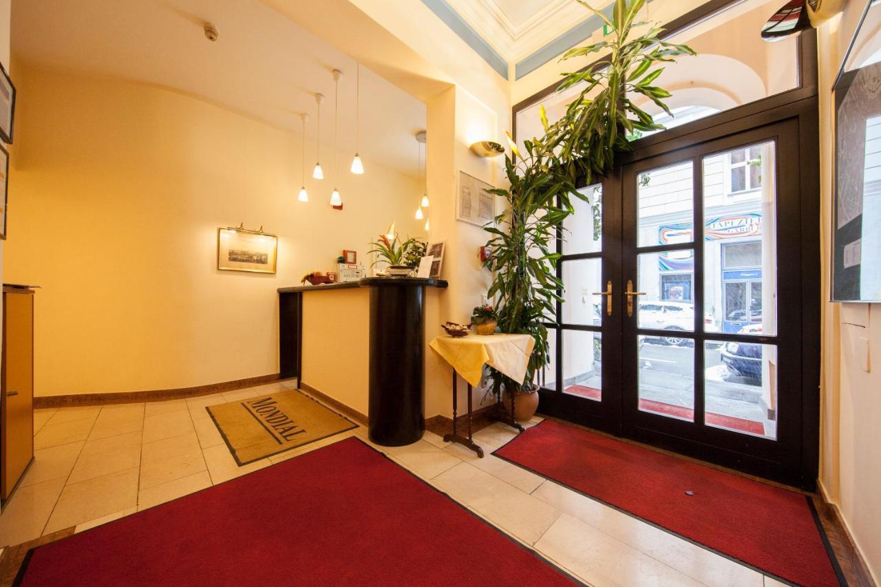 Aparthotel Mondial 4*